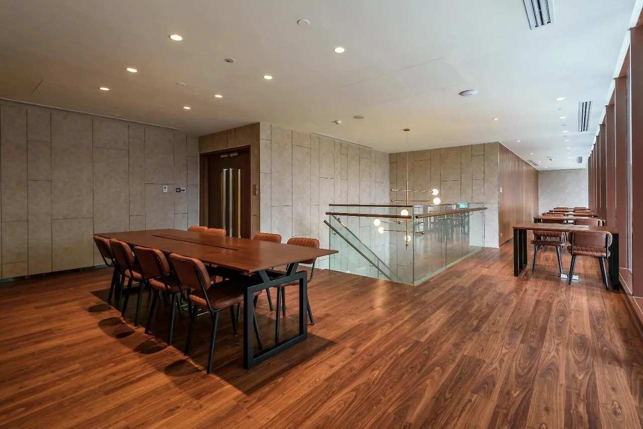 Metropole Royal Suites Ho Chi Minh City Apartment
